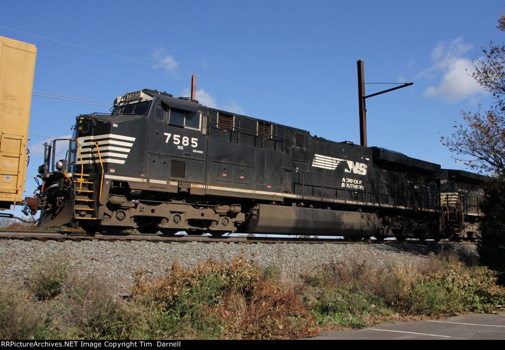 NS 7585 on 26T